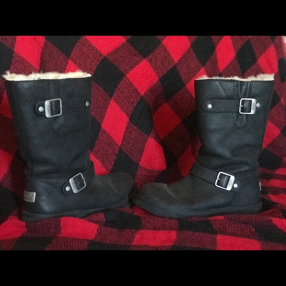 UGG AUSTRALIA 🇦🇺  KENSINGTON #5678 BLACK BOOTS